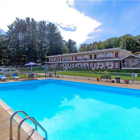 Half Moon Motel & Cottages Вейрз-Біч Екстер'єр фото
